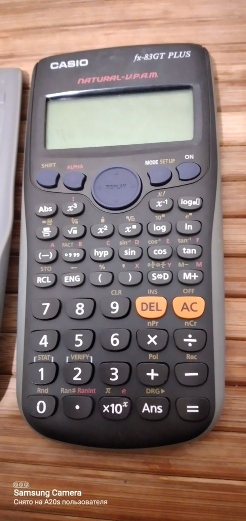 Инжинерный калькулятор  Casio.