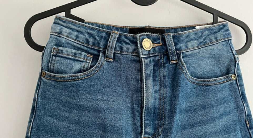 Krótkie spodenki z przetarciami, kolarki / XS/34 / Reserved
