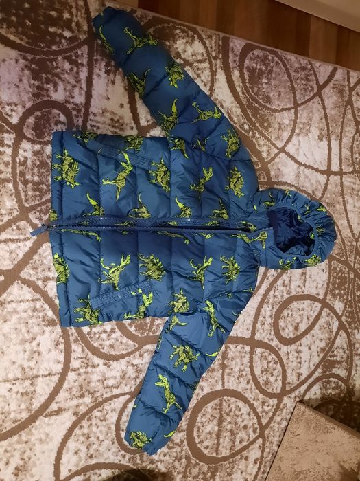 Куртка  динозаври  H&M