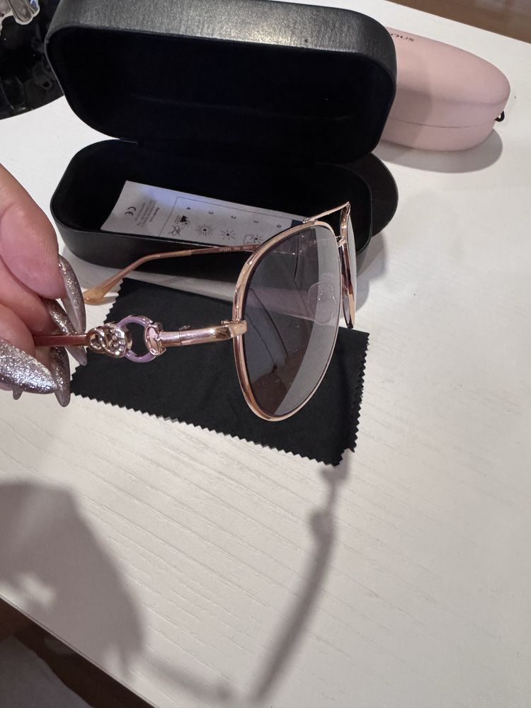 Oculos MARCA GUESS novos !