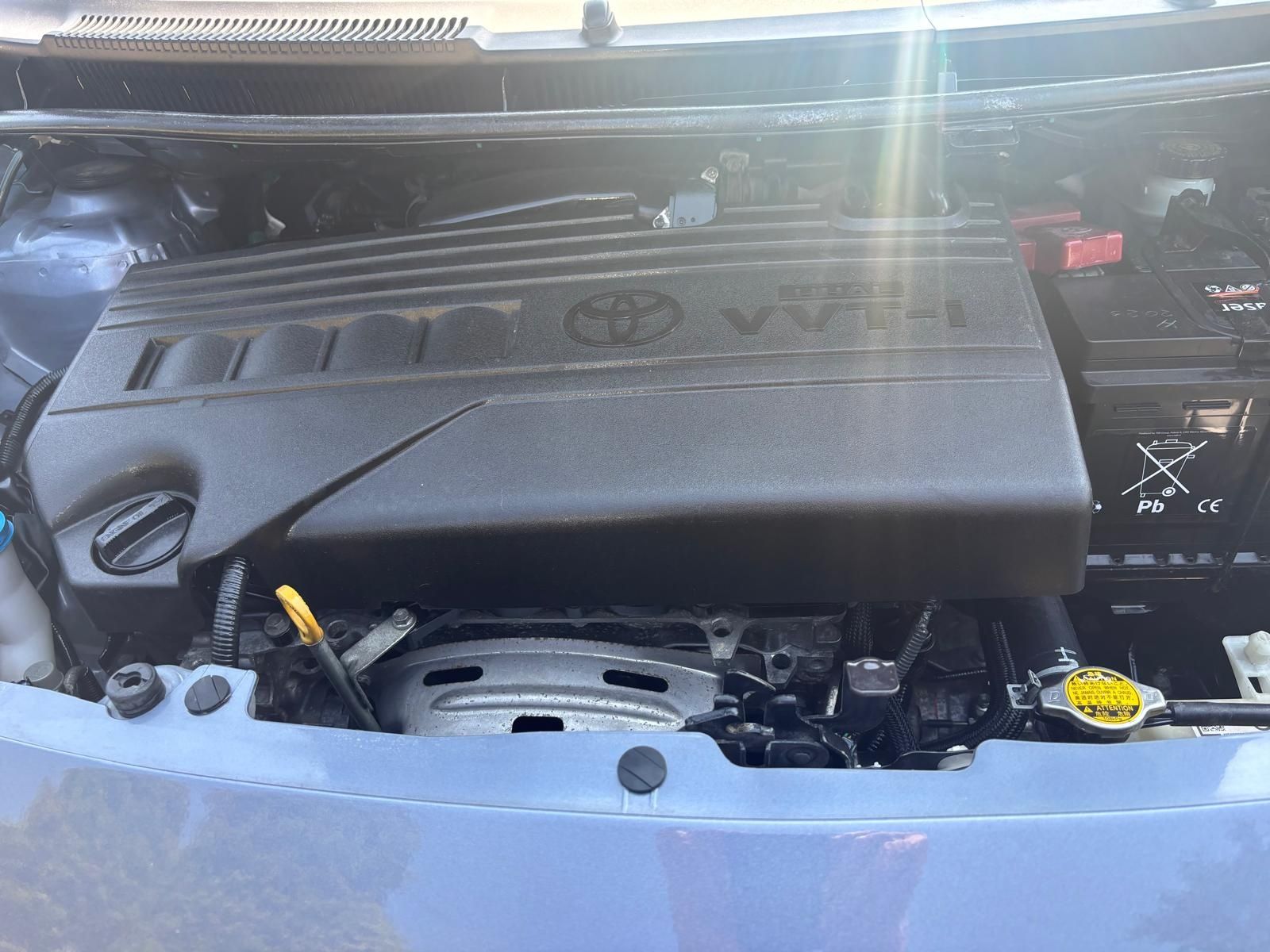 Toyota yares 1.33 VVT-IConfot 101 CV