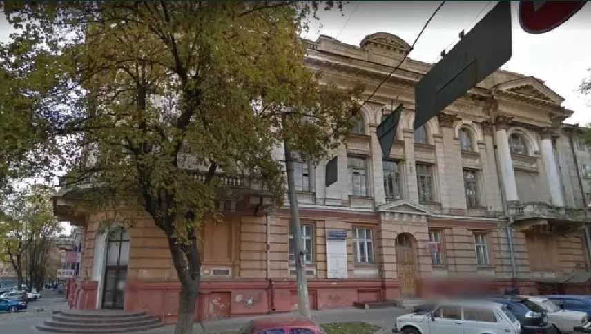 Здание в центре Одессы, бывший кинотеатр Одесса, ул. Спиридоновская