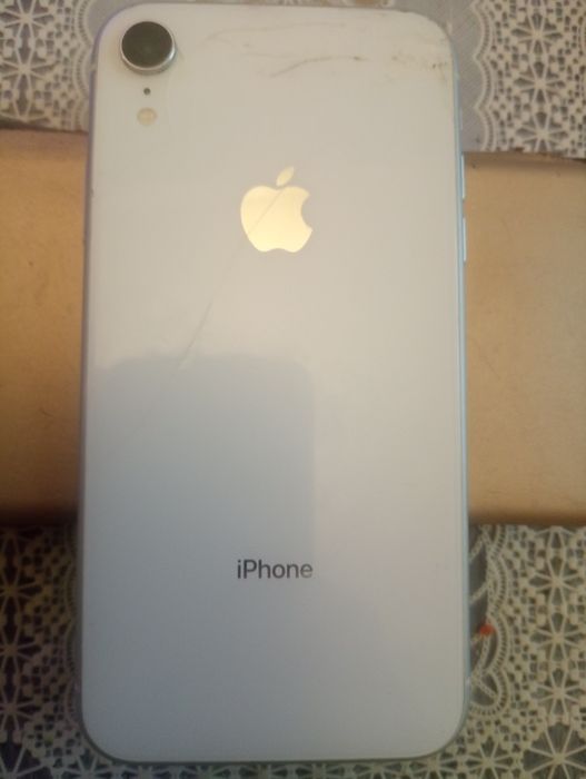 iPhone XR 64 батарея 84% в хорошем состоянии