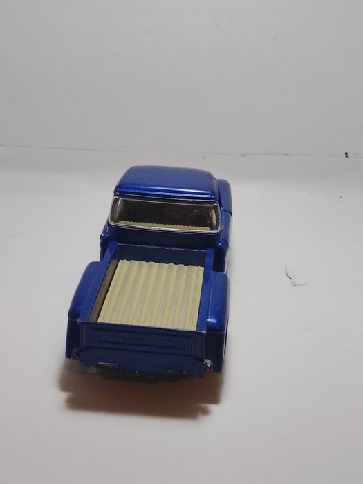 Игрушки автомобиль