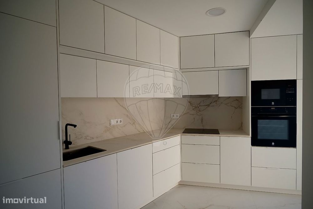 Apartamento T4 para arrendamento