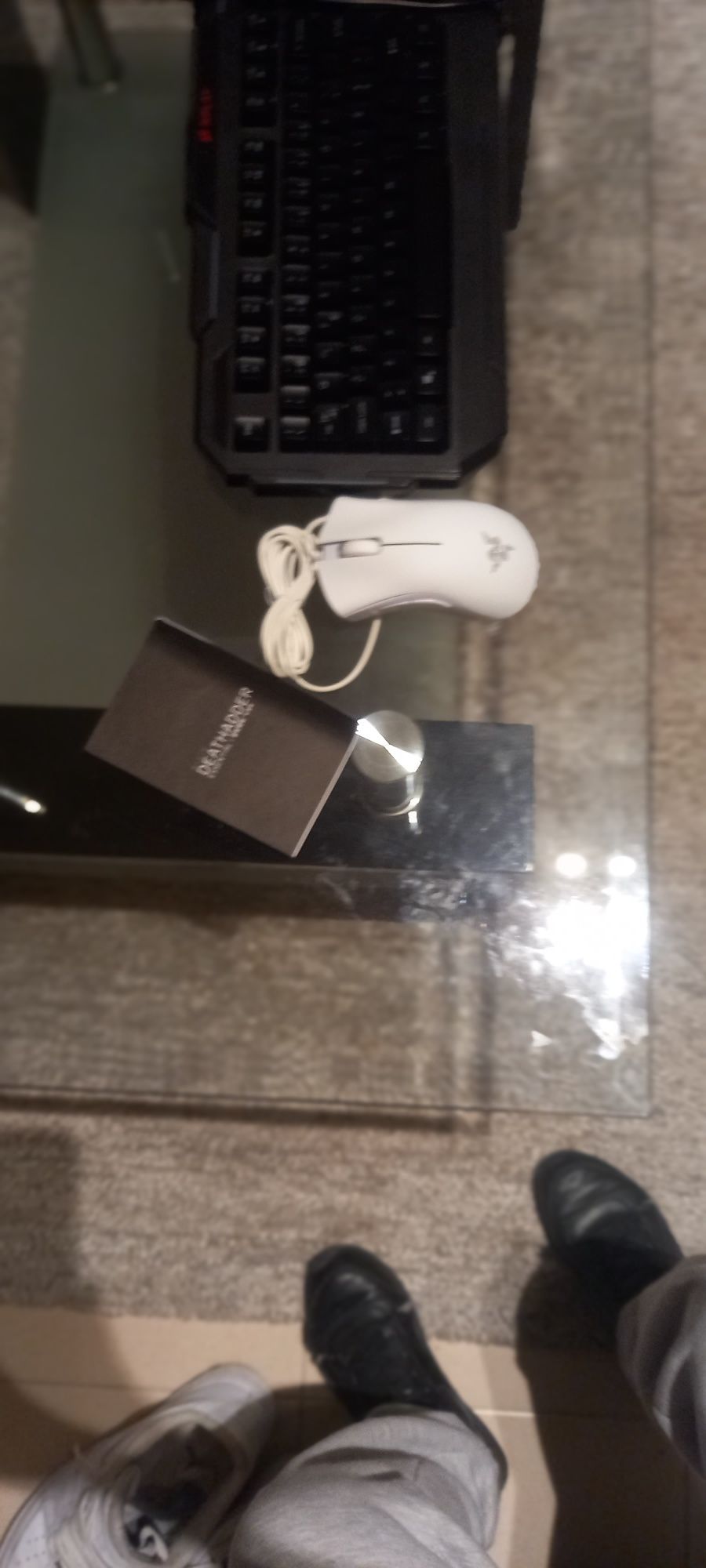 Vendo um teclado nplay e o mouse da razer