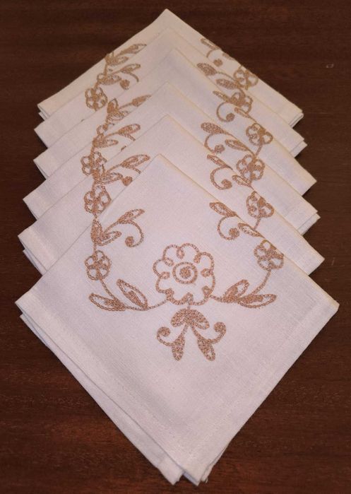 Białe serwetki 6 sztuk nowe haft brązowy kwiat