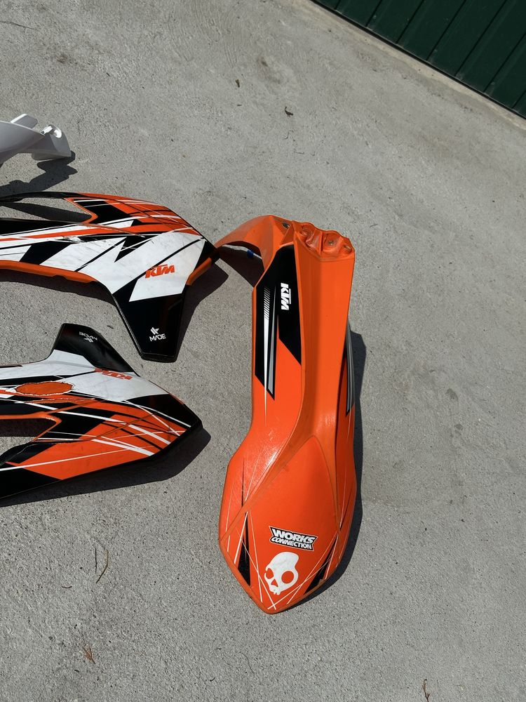 Orginalne plastiki ktm, komplet boczki ogon blotnik [sx exc]