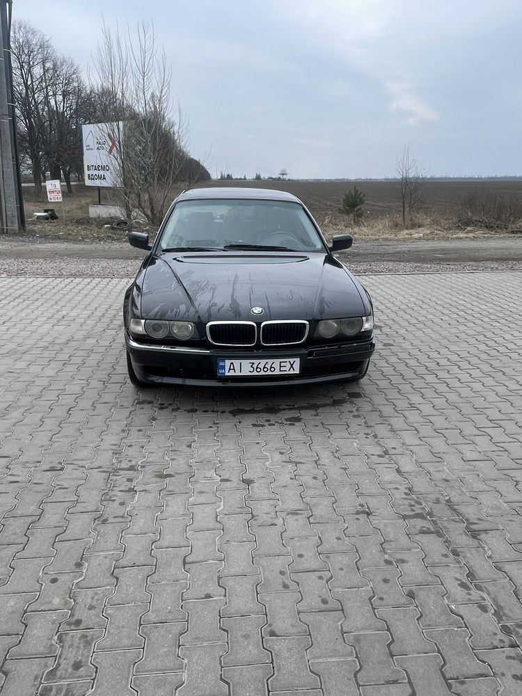 Продам BMW E38 2000г