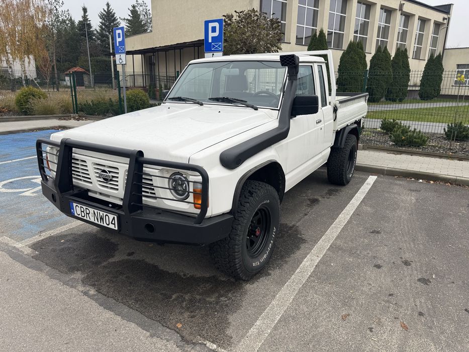 Nissan Patrol Y60 Pick-Up 2.8 TD 1991 Nietuzinkowy przerobiony klasyk
