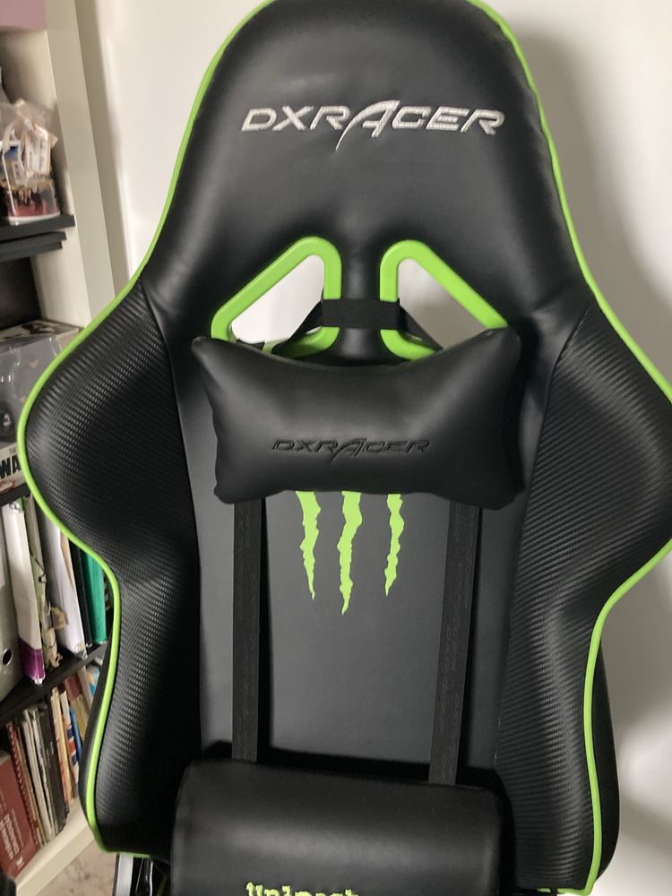 Cadeira de Gaming DXRacer Monster