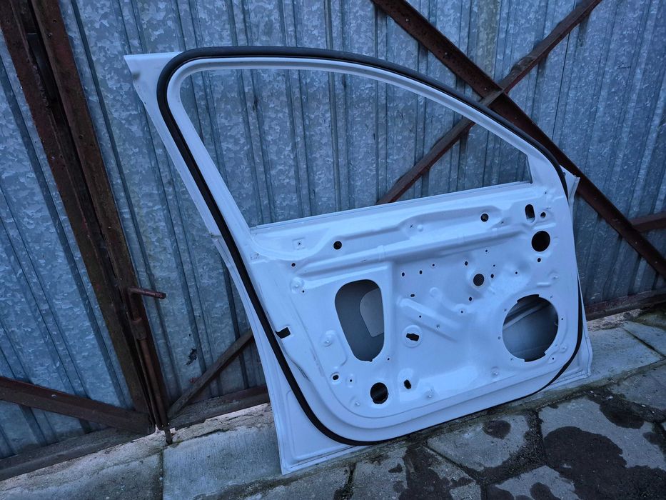 Audi A4 B9 (8W) 15-19 Drzwi lewe przód oryginalne