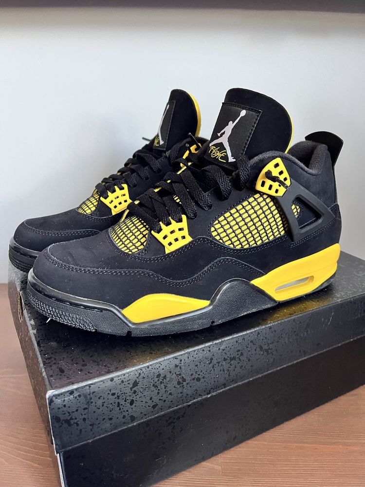 Jordan 4 thunder yellow