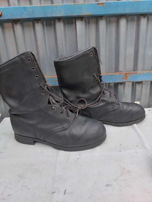 Берці бувші у використанні