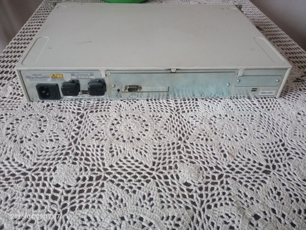 Switch/przełącznik sieciowy SUPER STACK II  3com 24-porty