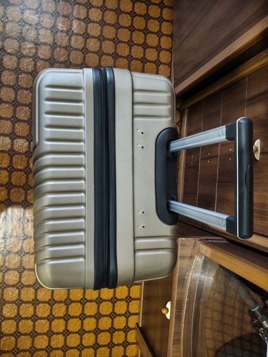 Дорожній Чемодан POLO