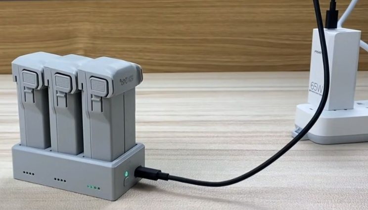 Hub do ładowania akumulatorów  DJI Mini 3 i 3-4 Pro