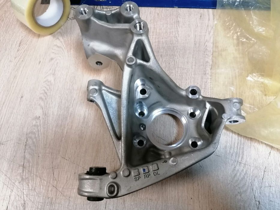 Задня права цапфа VW Atlas/Teramont 2018-2021