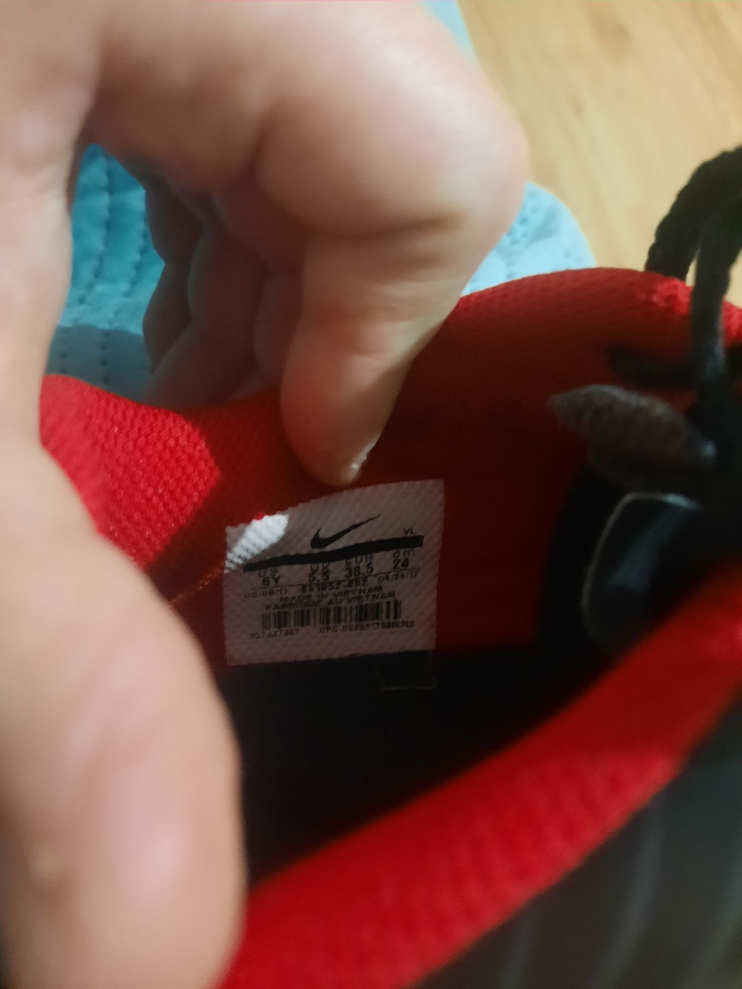 Buty piłkarskie 38,5 Nike chłopięce korki