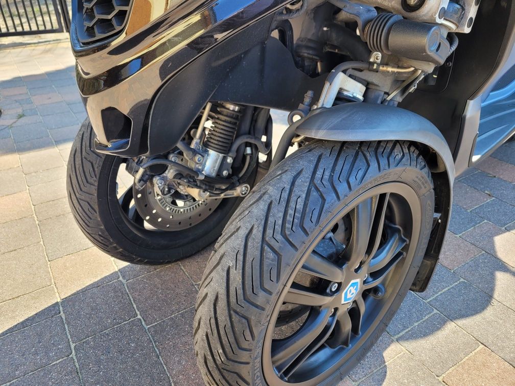 Skuter Trzykołowy Piaggio 300