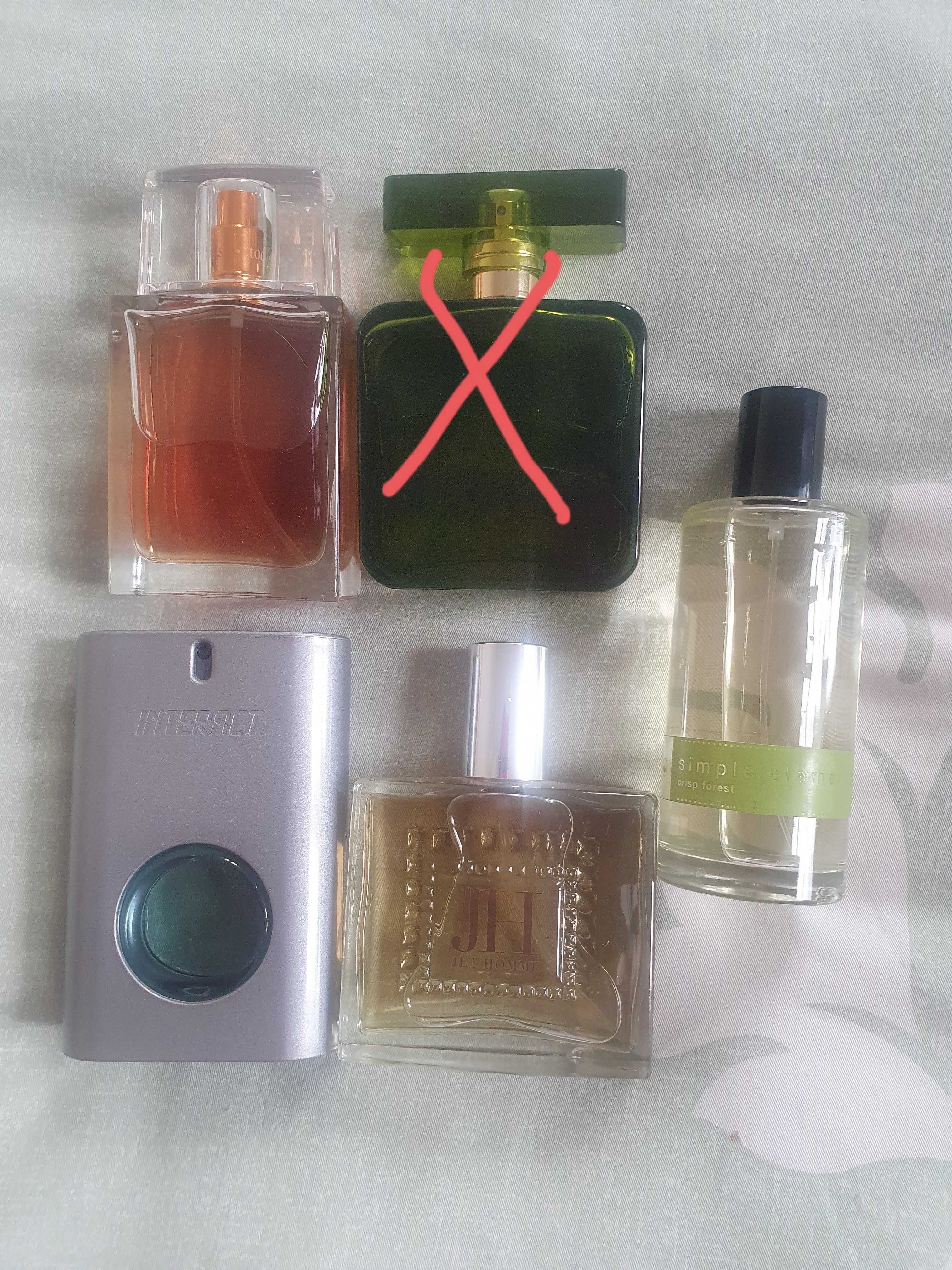 Колекція старих парфумів Avon
