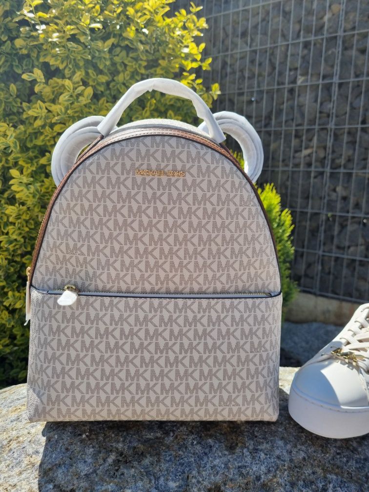 Рюкзак Michael kors Sheila Medium Logo Backpack