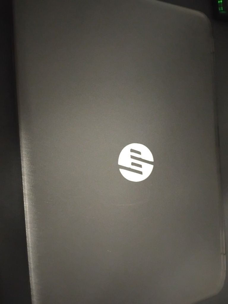 Laptop hp szary 1