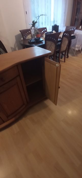 Sprzedam komodę dembową.