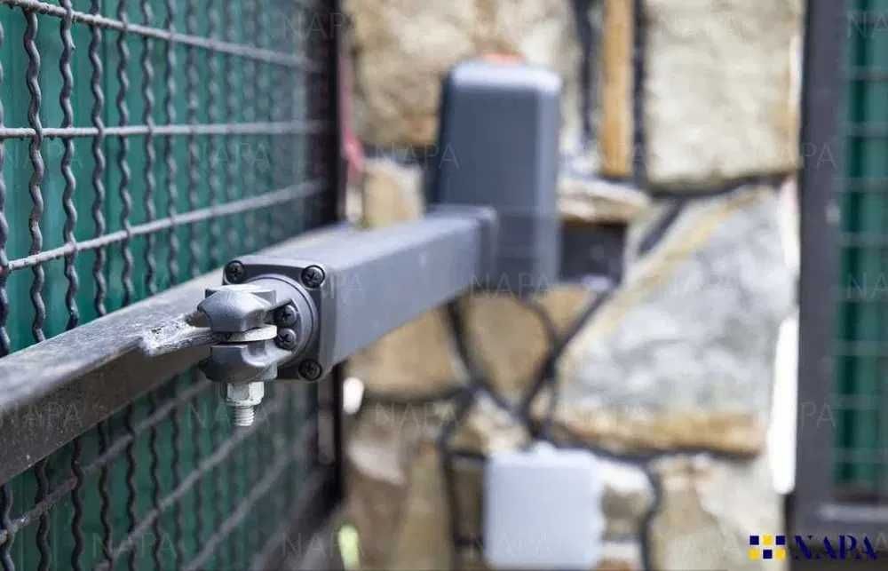 Автоматика BFT Італія для гаражних секційних відкатних розпашних воріт