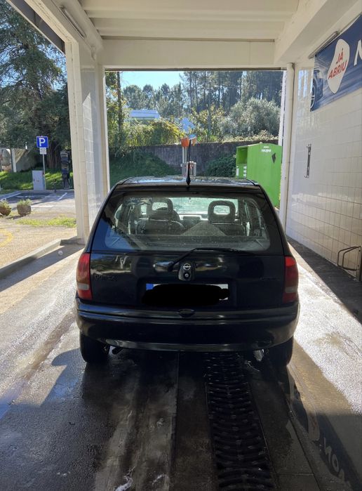 Vendo Opel Corsa B em bom estado de conservação,com pouco uso