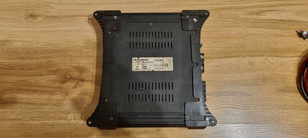 Wzmacniacz samochodowy Blaupunkt GTA 280, 2-kanałowy(2x75 - 1x210 RMS)