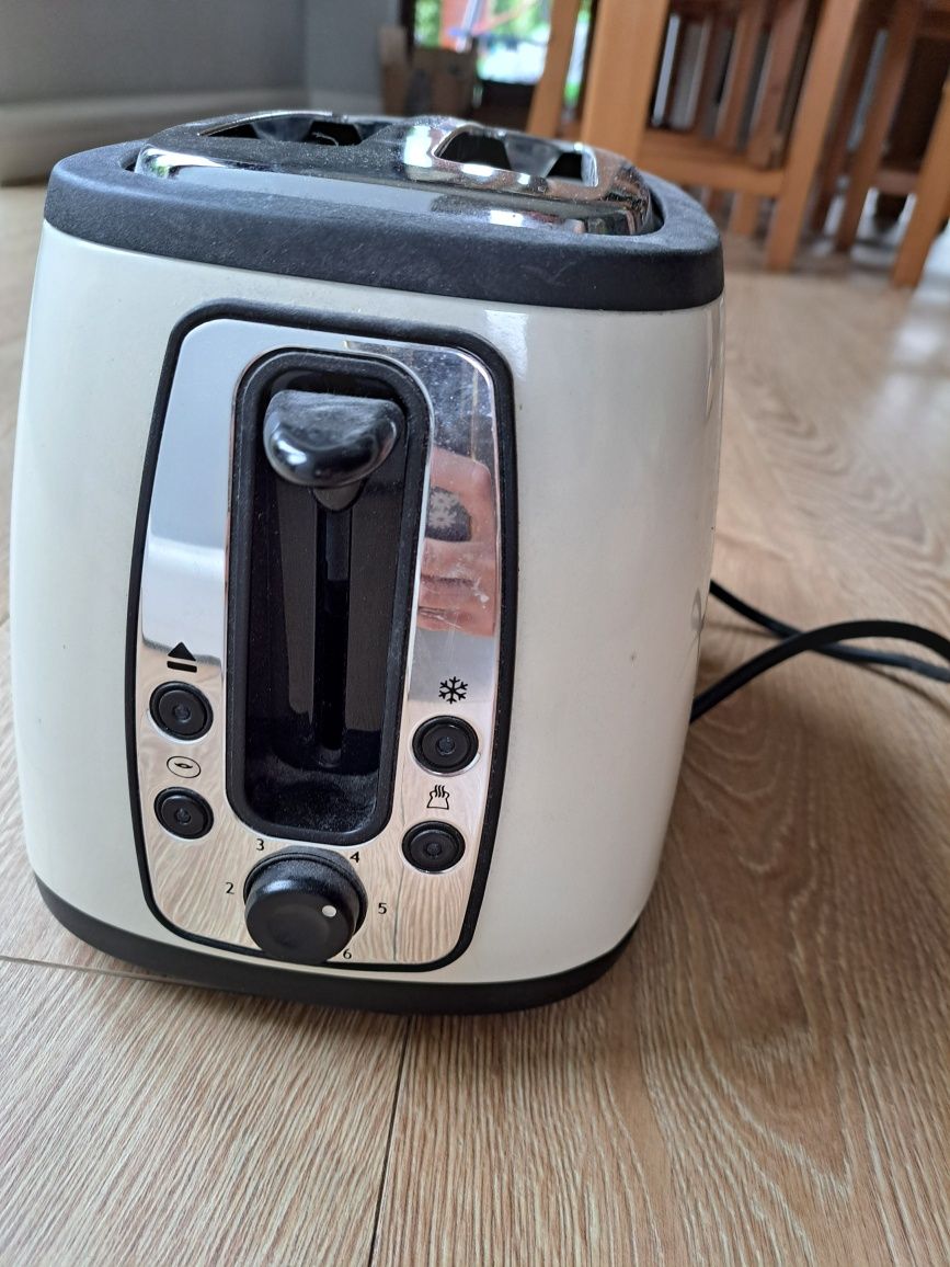 Toster marki Russell Hobbs