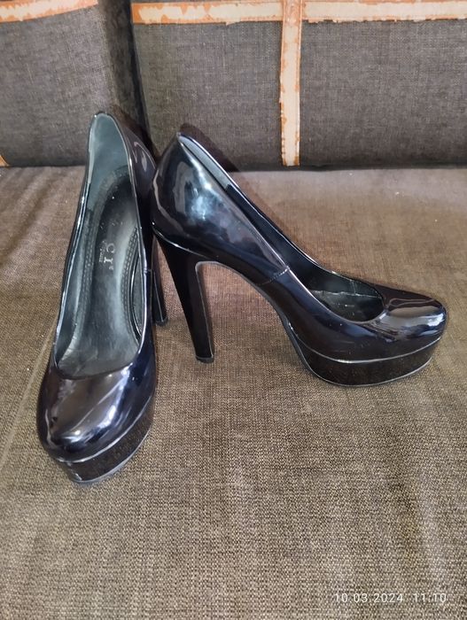 Взуття, босоніжки, туфлі