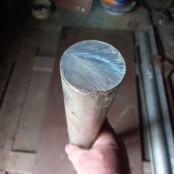 Продам кругляк алюмінієві Д-16m