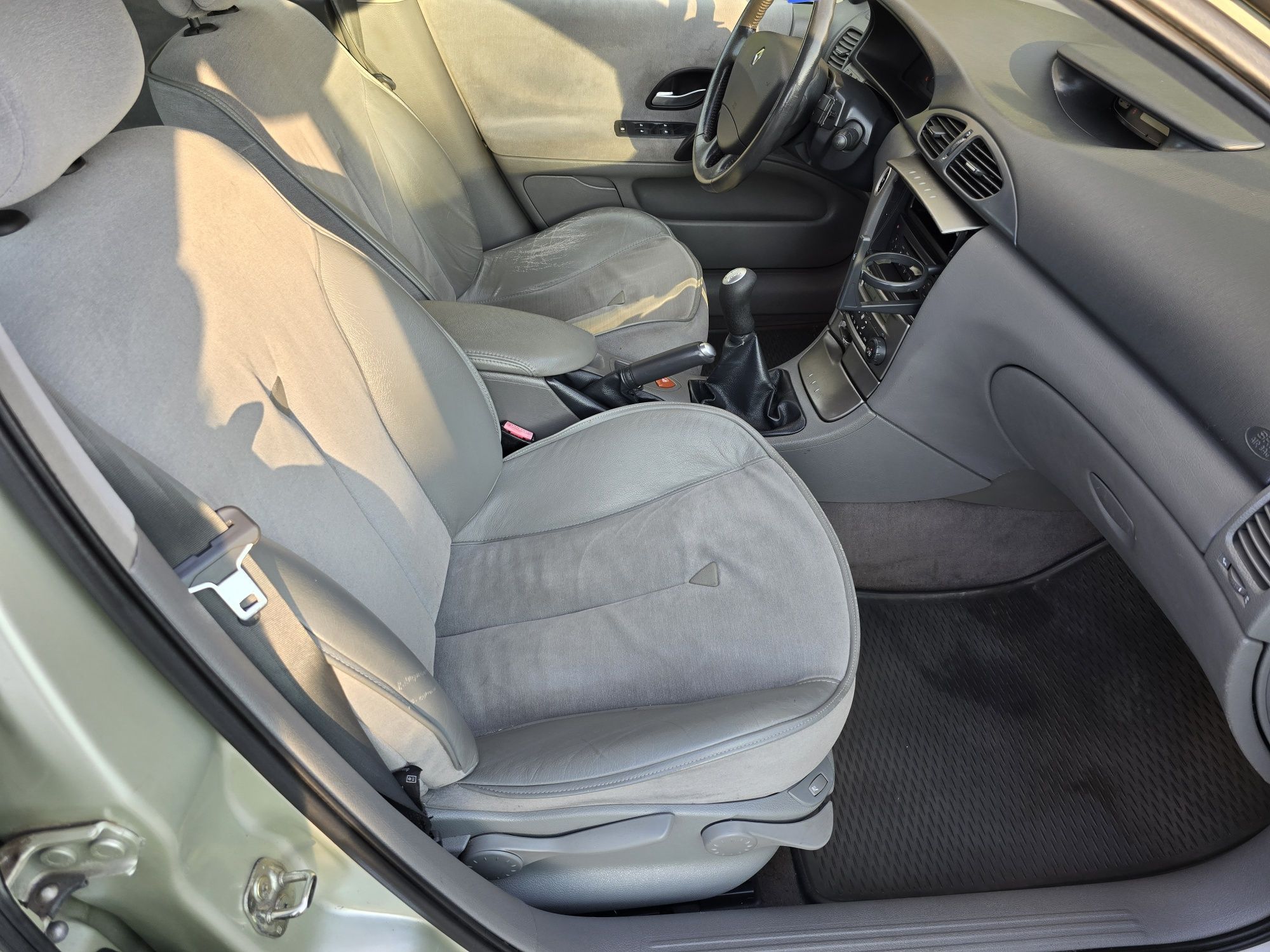 Laguna/Hatchback/Pdc/Klimatronik