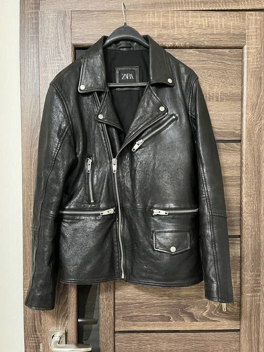 Кожаная куртка ZARA.