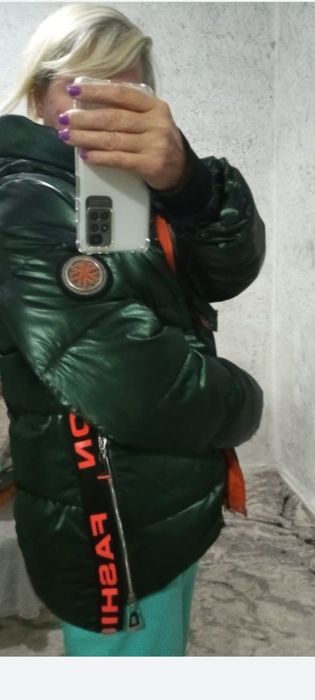 Куртка, курточка зеленого кольору 46р