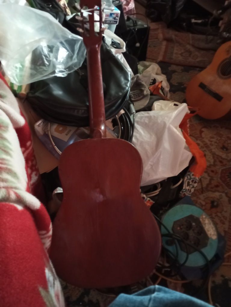 Guitarra clássica antiga
