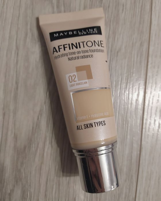 podkład Maybelline Affinitone 02 light porcelain