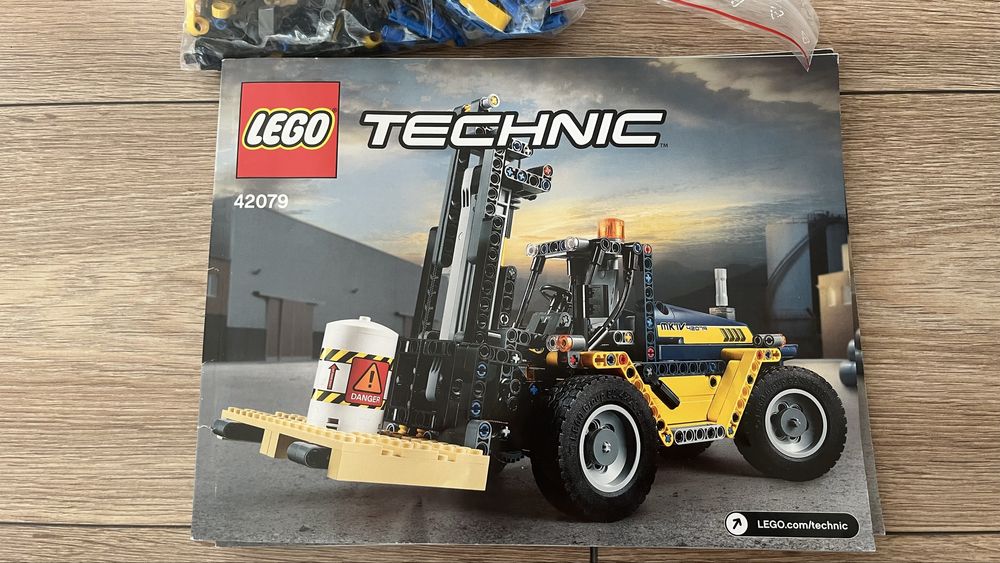 Klocki LEGO Technic Wózek widłowy 42079