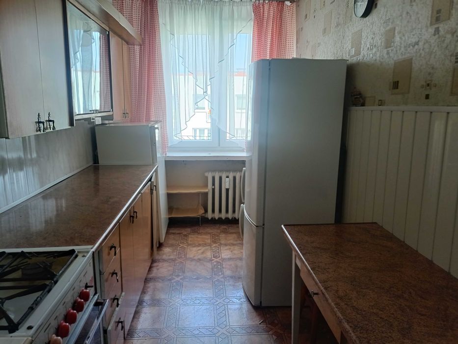 Sprzedam mieszkanie 48 m2 do remontu.