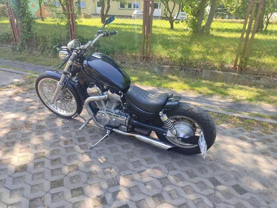 Suzuki Intruder vs 800 Bobber Custom