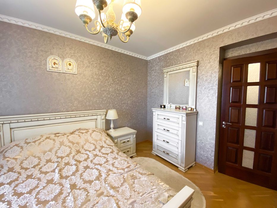 Продається стильна трикімнатна квартира