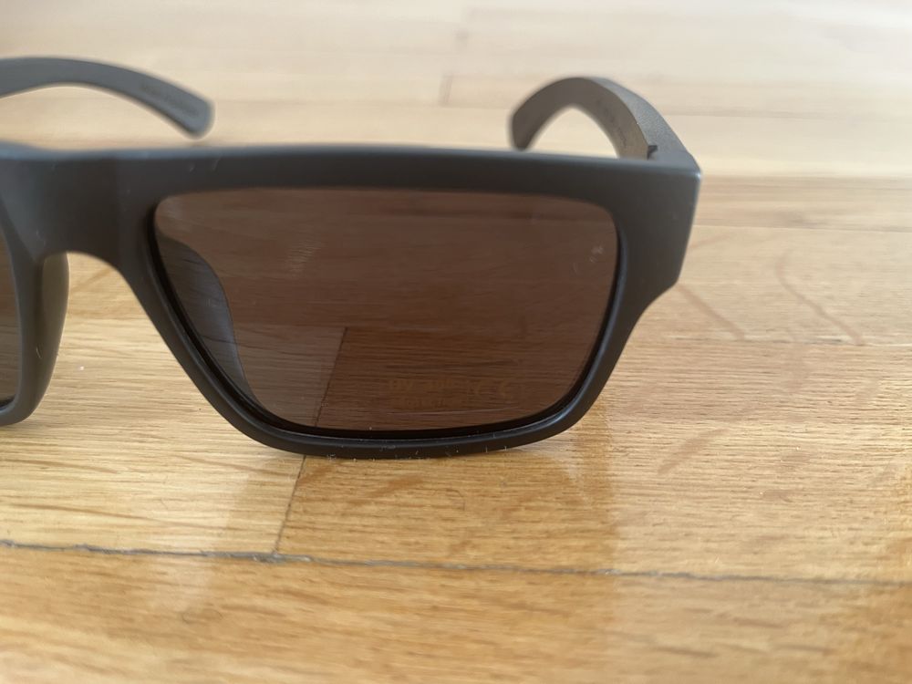 Czarne okulary przeciwsłoneczne wayfarer