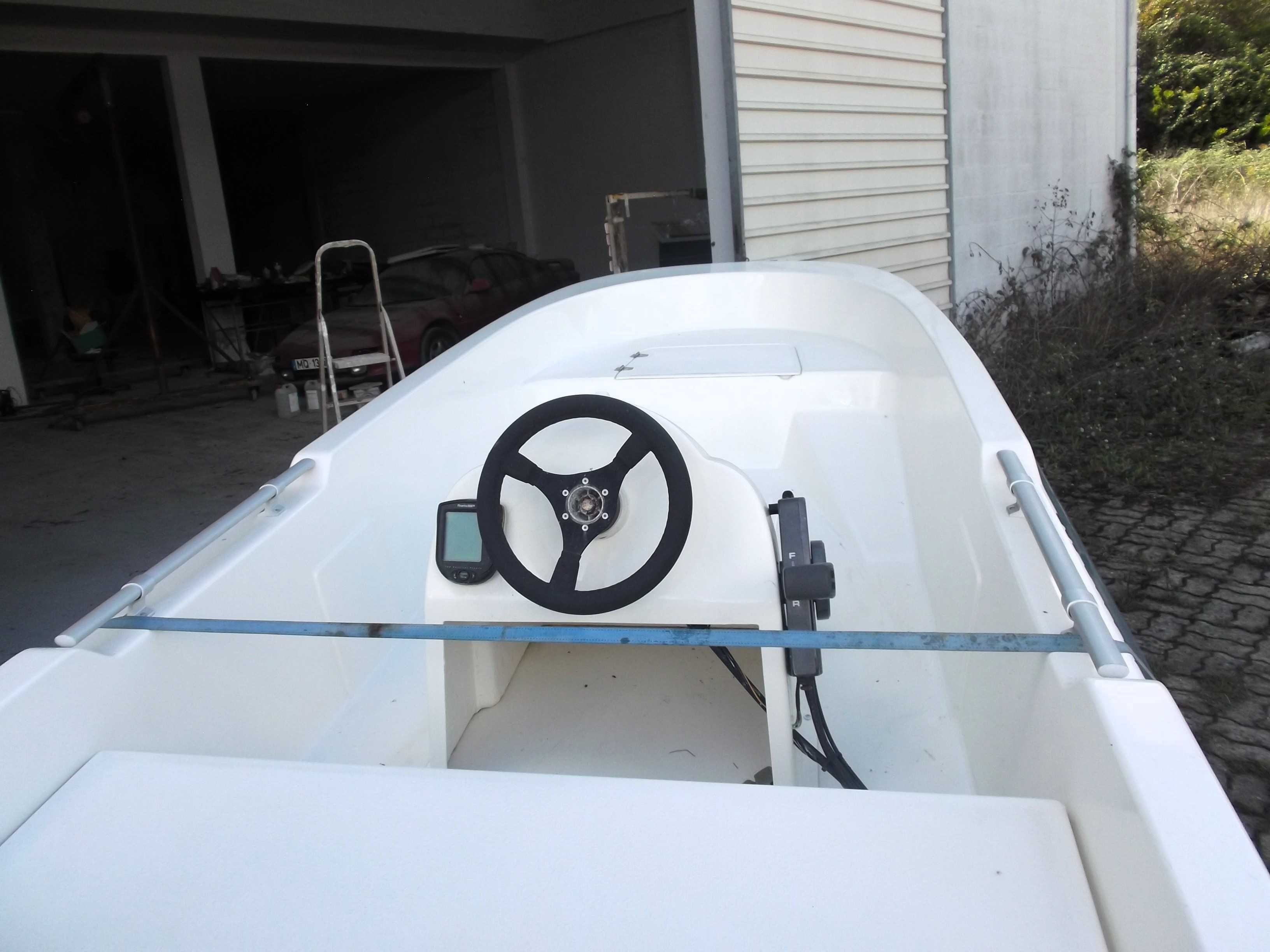 BARCO LANCHA NOVA COM MOTOR NOVO 4 TEMPOS