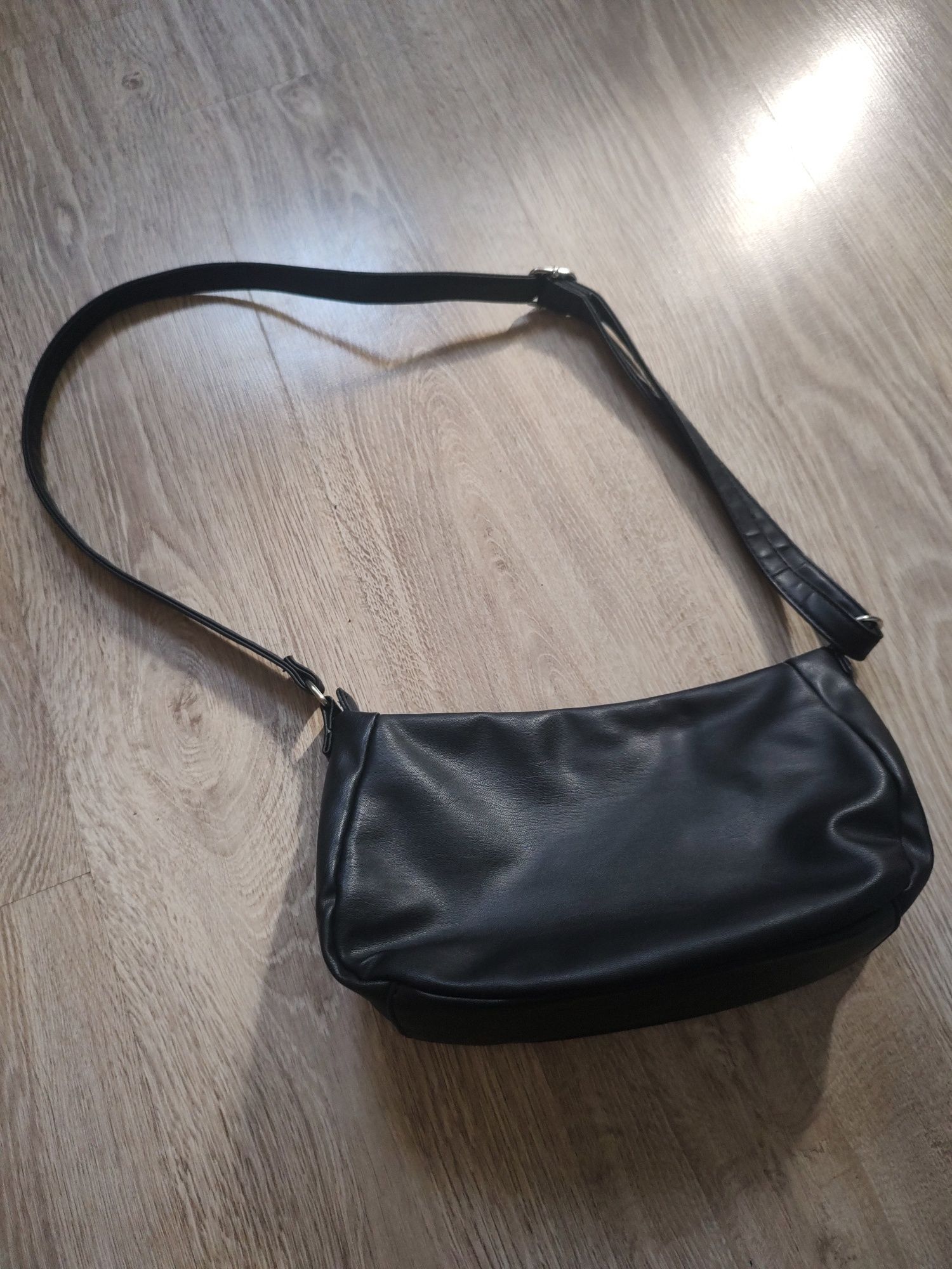 Mała torebka crossbody Sinsay