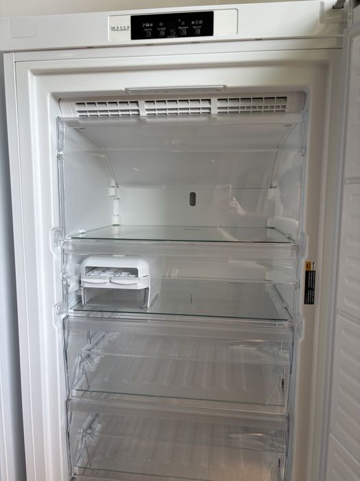 Морозильна камера Privileg, PFVN84