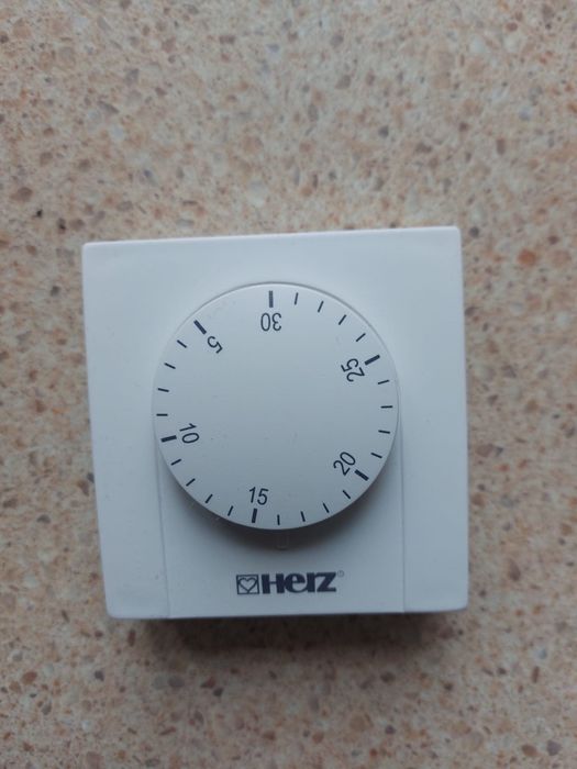 Termostat pokojowy Herz 3f79100