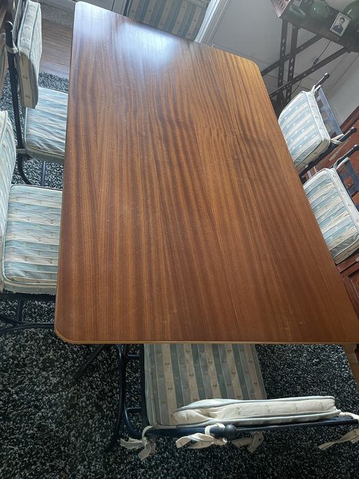Mesa e 6 cadeiras