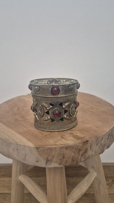 Ozdobna szkatułka na biżuterię ,metalowa,orientalny styl